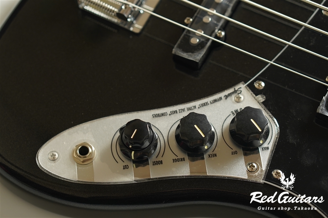 Squier by Fender Affinity Series Active Jazz Bass V - Black